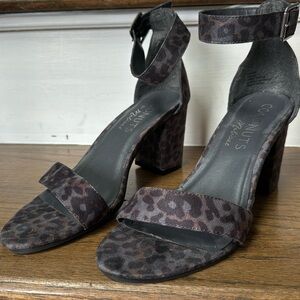 Coconuts by Matisse grey leopard sandal